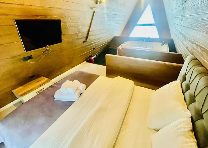 Ganita Tatil Koeyue *